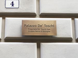 Palazzo De Toschi Targa in ottone Palazzo De Toschi Targa in ottone